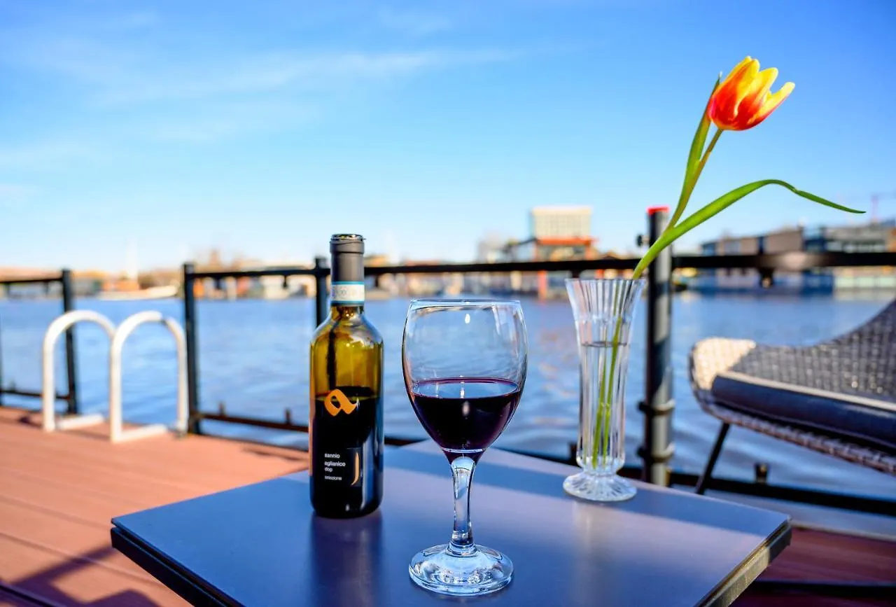 Houseboat Studio With Canalview And Free Bikes Amsterdam Bed & Breakfast