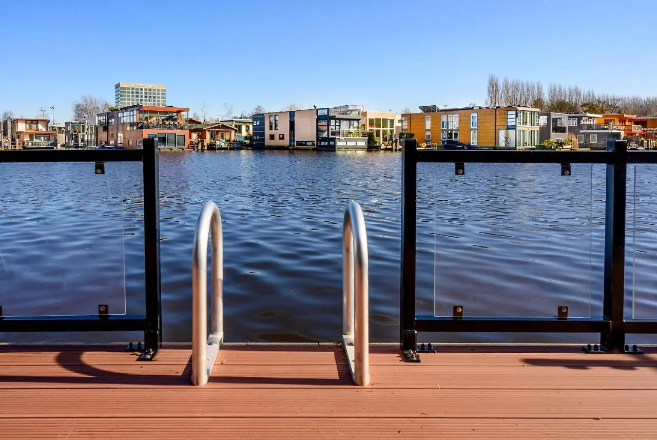 Bed & Breakfast Houseboat Studio With Canalview And Free Bikes Amsterdam Nederland