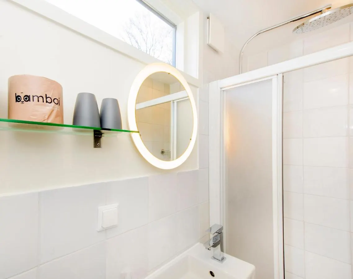 Houseboat Studio With Canalview And Free Bikes Amsterdam
