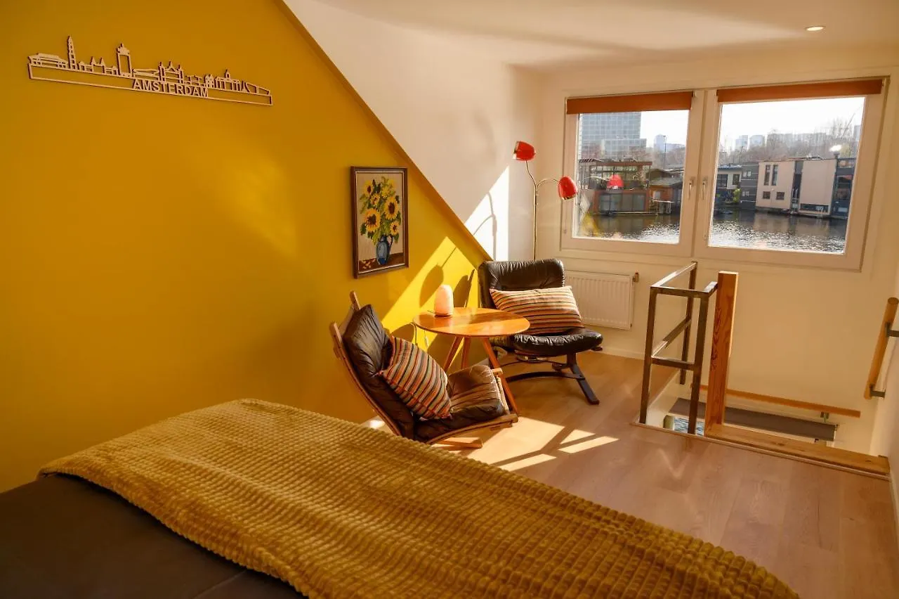 Houseboat Studio With Canalview And Free Bikes Amsterdam